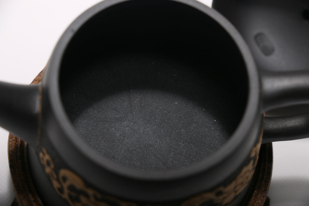 Black Clay Golden Bell Tea Pot