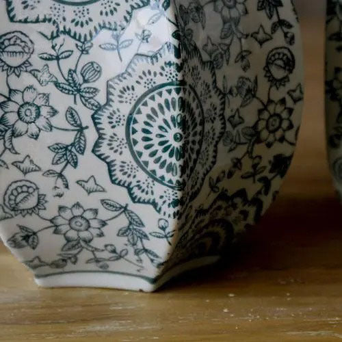 Chinese Classical Blue and White Ceramic Jar